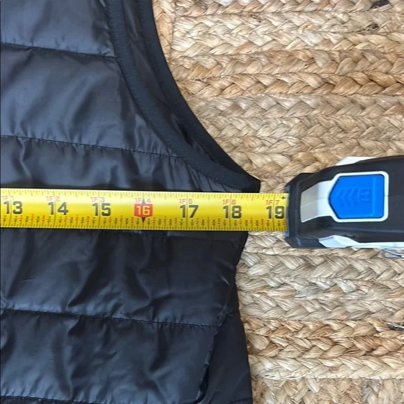 Nike Black Quilted Vest - Picture 5 of 7